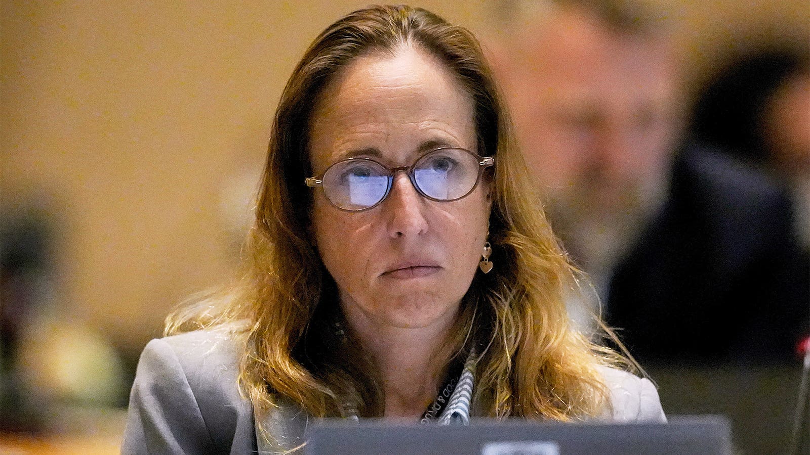 Le directeur des médicaments de la FDA veut recruter un ami qui milite en faveur d’un avertissement controversé sur les ISRS