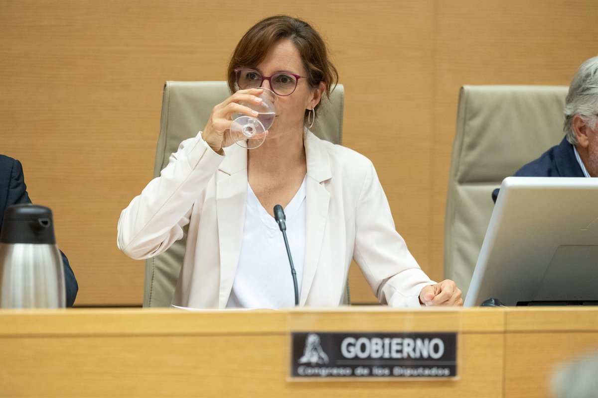 Mónica García dément que les migrants arrivés à Ceuta apportent des maladies et pointe le surpeuplement