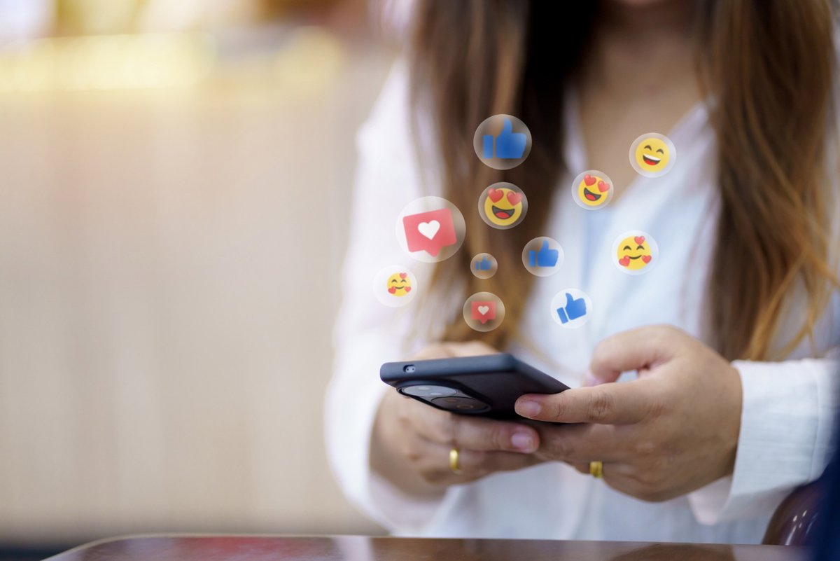 Le piège des « likes » : comment la quête constante d’approbation peut affecter votre santé mentale